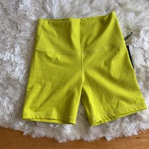 SetActive sportbody biker shorts in limeade - size small